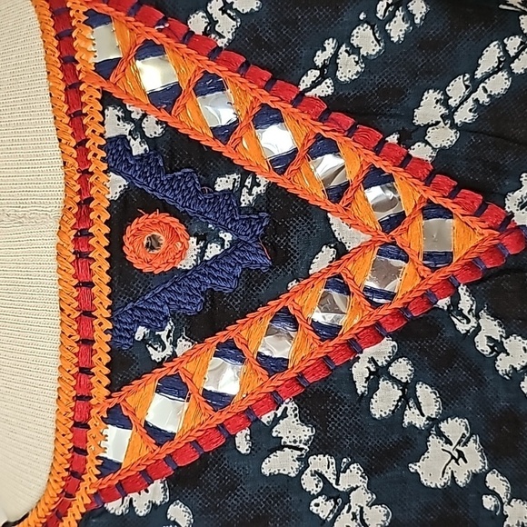 INDIGO MOON Size medium Enbroidery sleevless stop W/ buttons. Empire Waist. - Picture 8 of 13